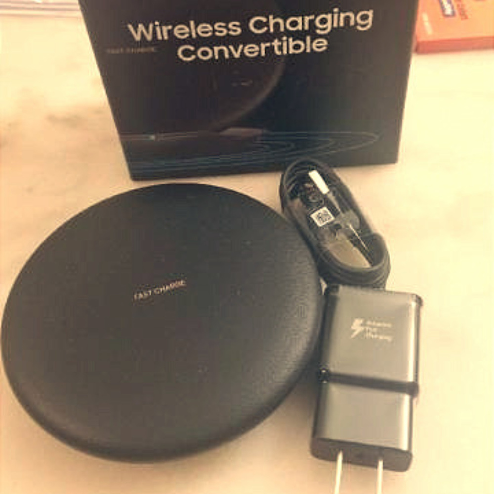 Samsung Qi Certified Wireless Charging Black Convertible, New-in-Box